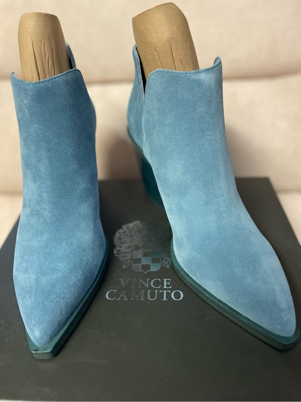 NIB Vince Camuto blue SUEDE lagoon pointy toe ankle boots cowgirl stacked heels